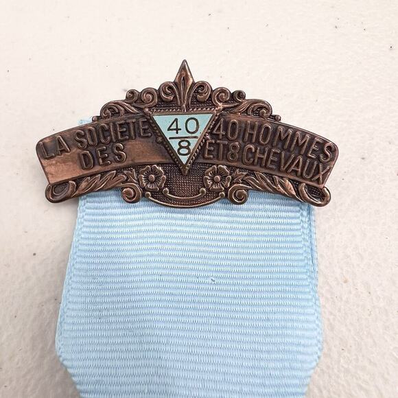 Vintage Copper Medal Ribbon American Legion La Societe des 40 Hommes ET8 Chevaux - Picture 4 of 5